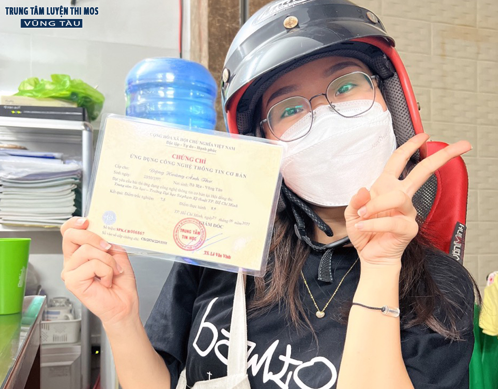 Học viên trong khóa học tin học văn phòng căn bản vũng tàu