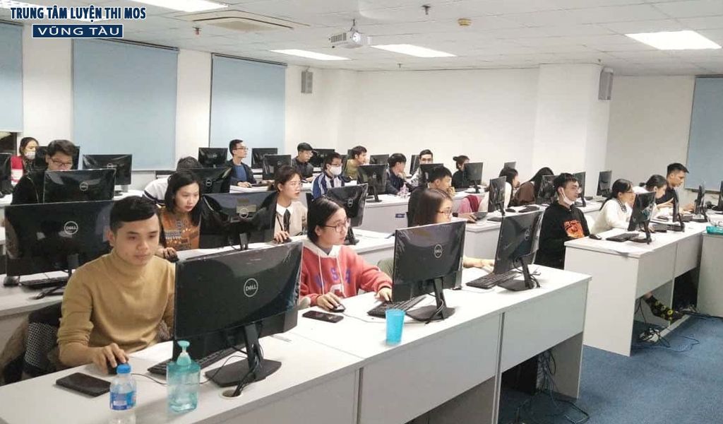 Lớp học luyện thi chứng chỉ tin học công nghệ thông tin cơ bản